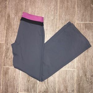 Victoria’s Secret Workout Flare leg pants- EUC